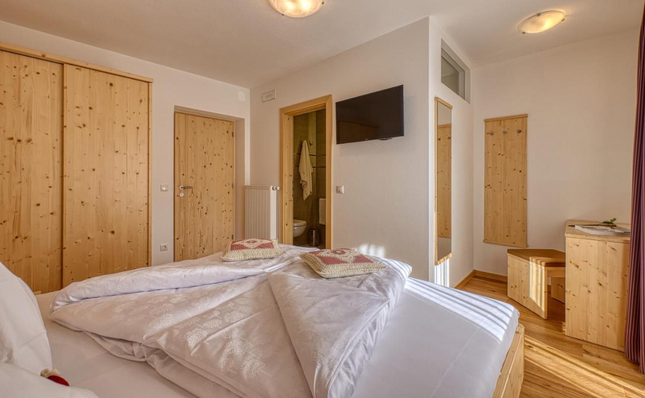 Garni Appartments Helvetia Frühstückspension Niederdorf