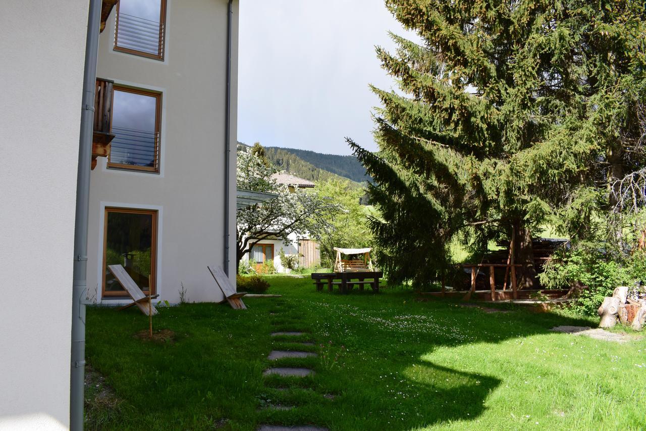 Garni Appartments Helvetia Frühstückspension Niederdorf
