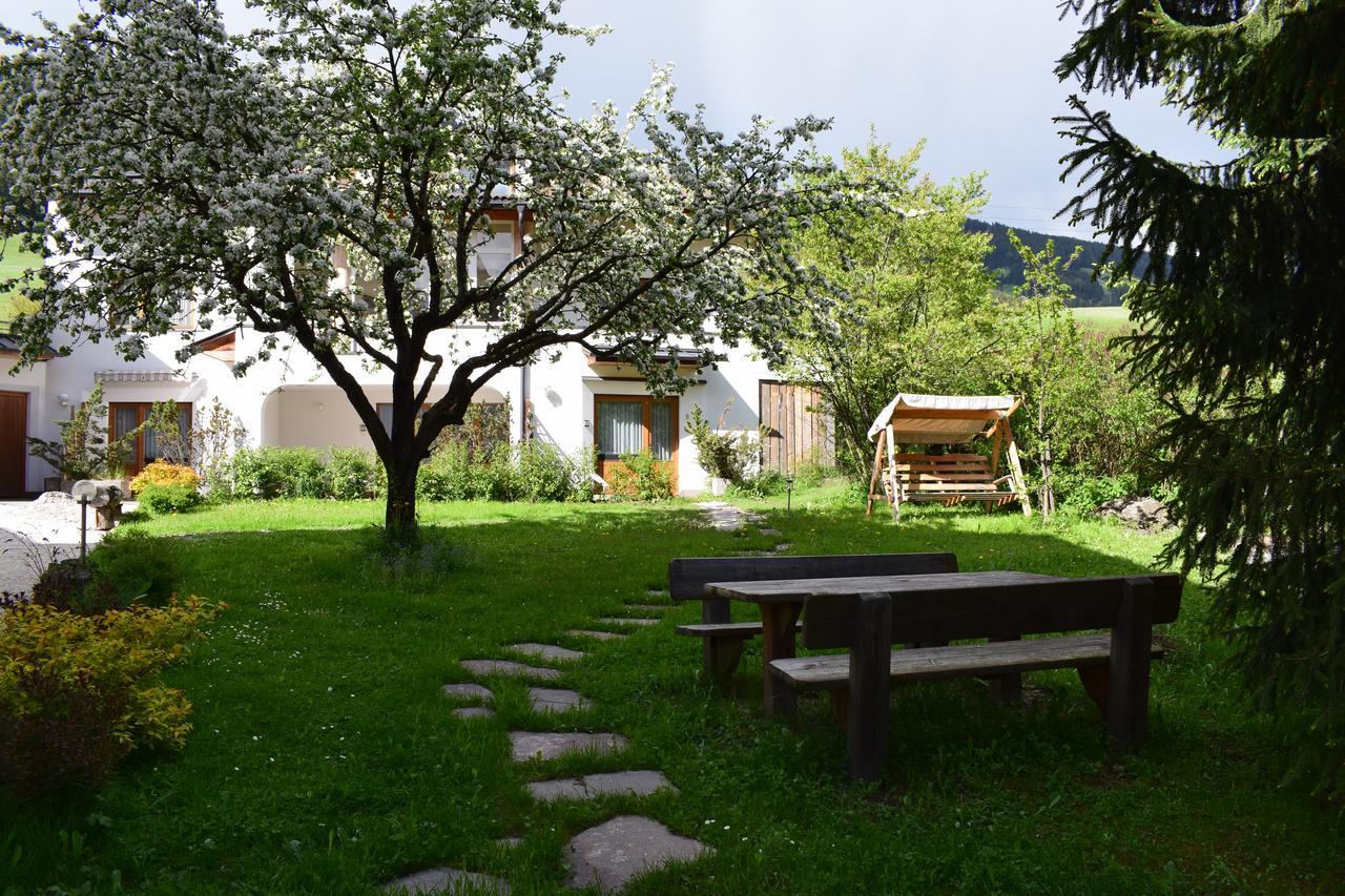 Garni Appartments Helvetia Frühstückspension Niederdorf